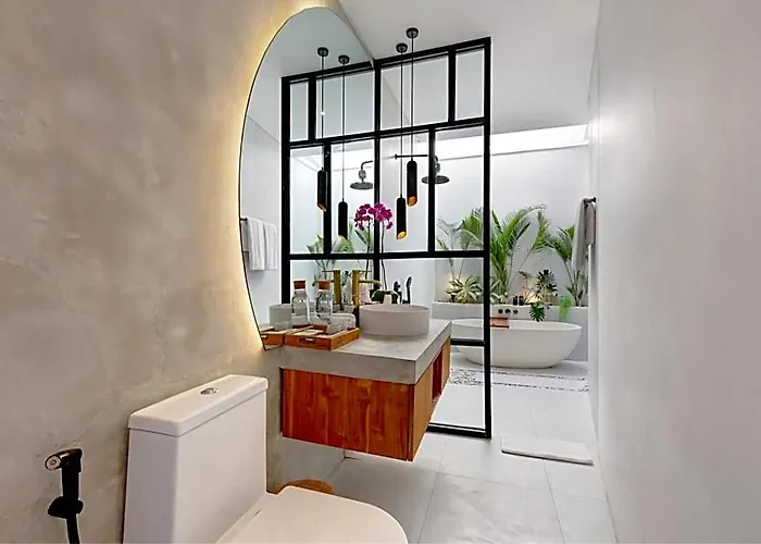 Hotel Baliwood By Breig